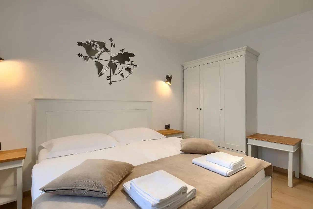 Modern Villa Grgo With Pool And Jacuzzi In Tinjan Croatia