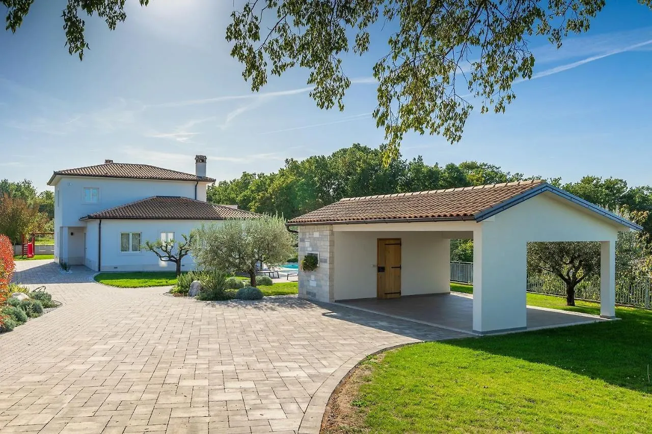 Modern Villa Grgo With Pool And Jacuzzi In Tinjan 0*,  Croatia