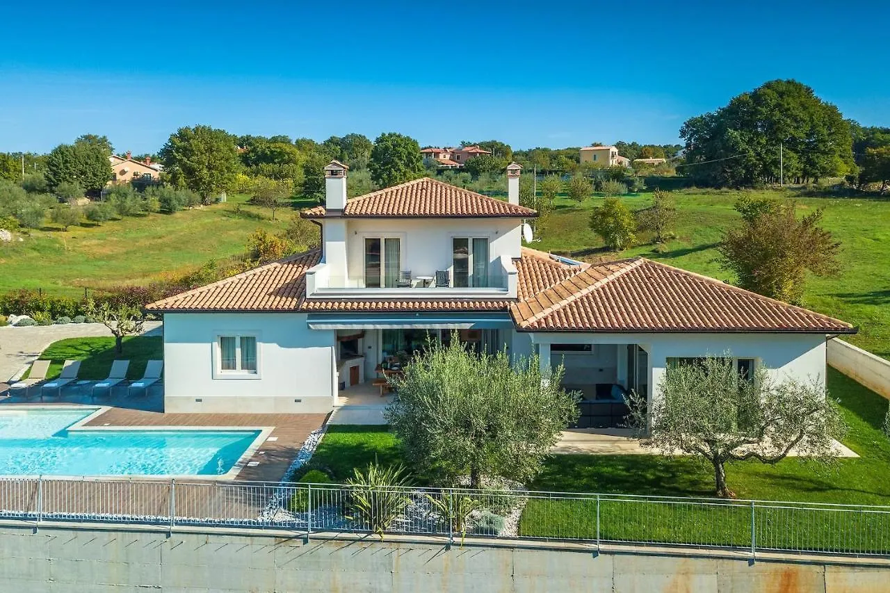 Modern Villa Grgo With Pool And Jacuzzi In Tinjan