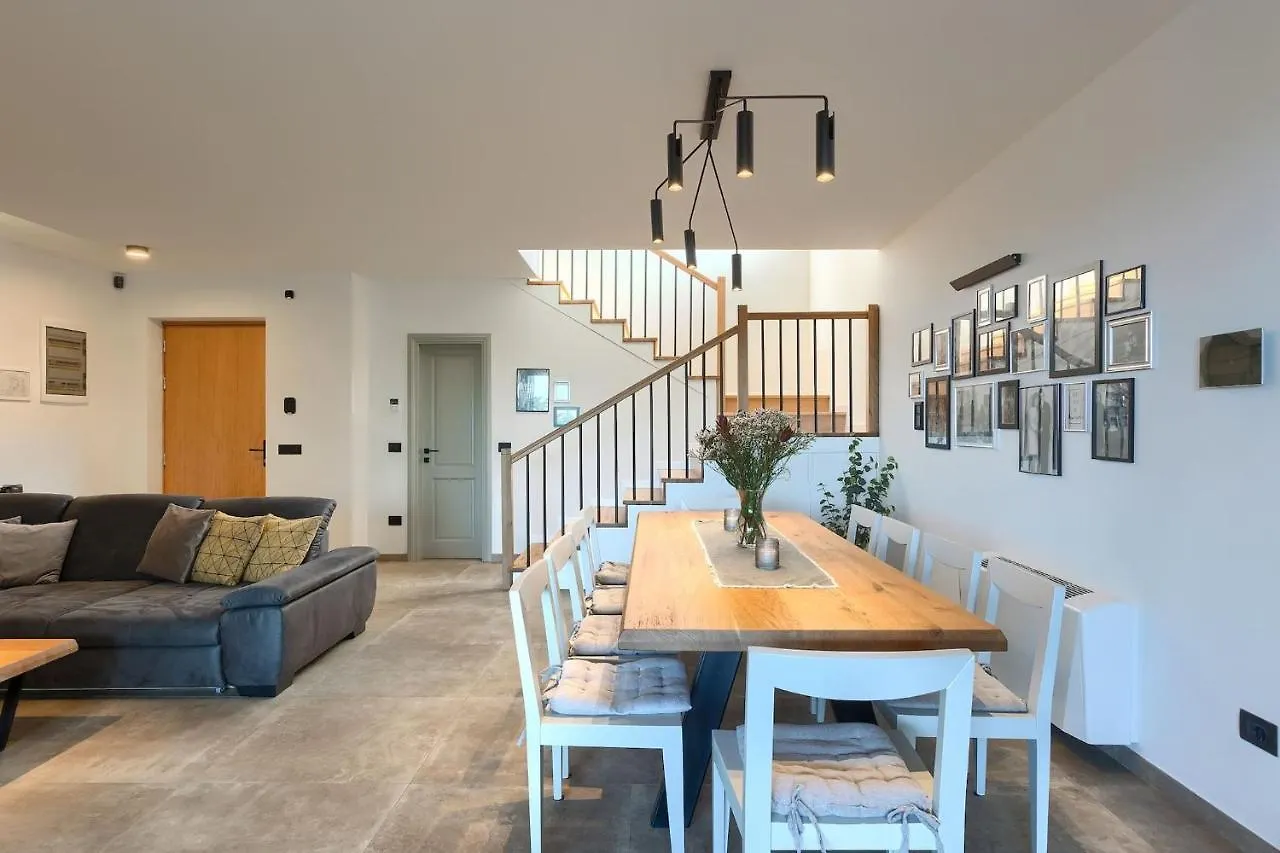 Modern Villa Grgo With Pool And Jacuzzi In Tinjan 0*,