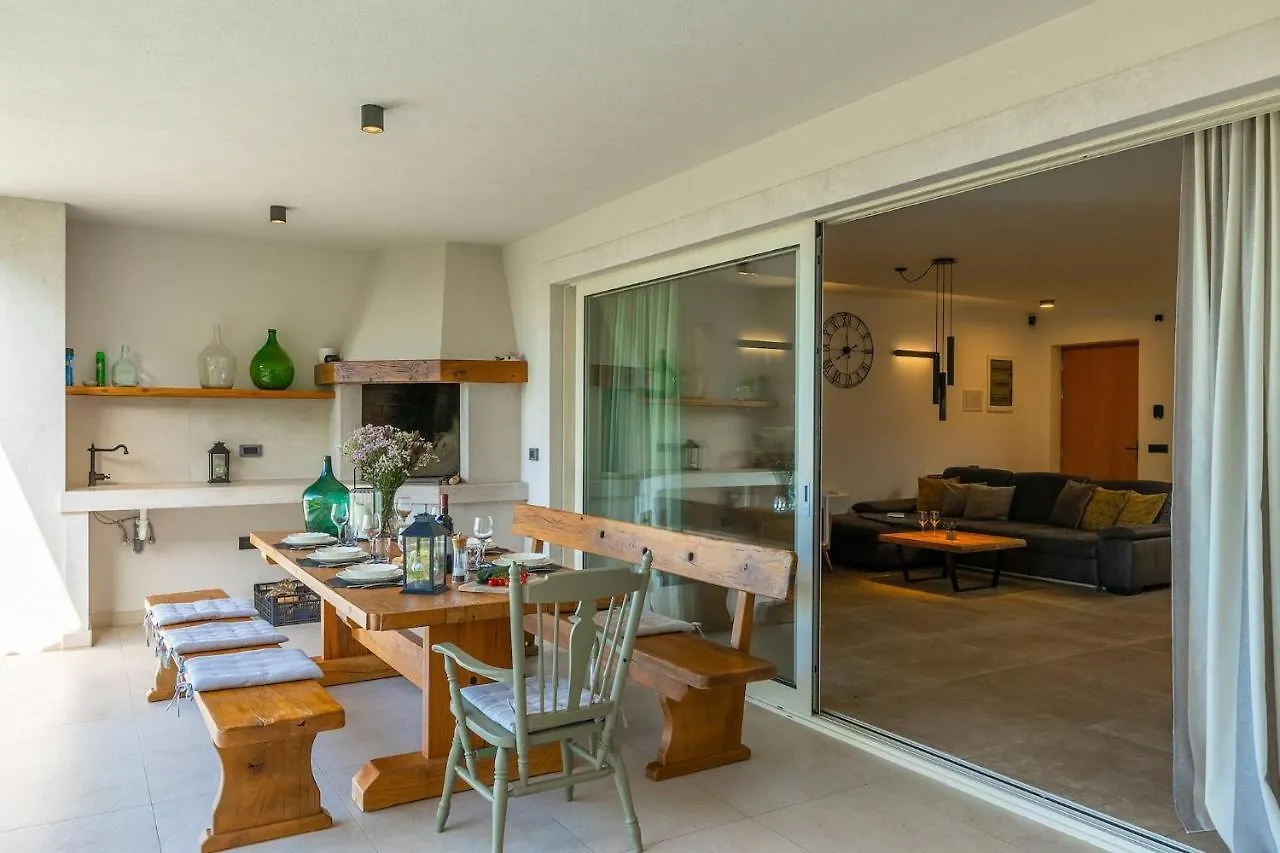 Modern Villa Grgo With Pool And Jacuzzi In Tinjan 0*,  Croatia